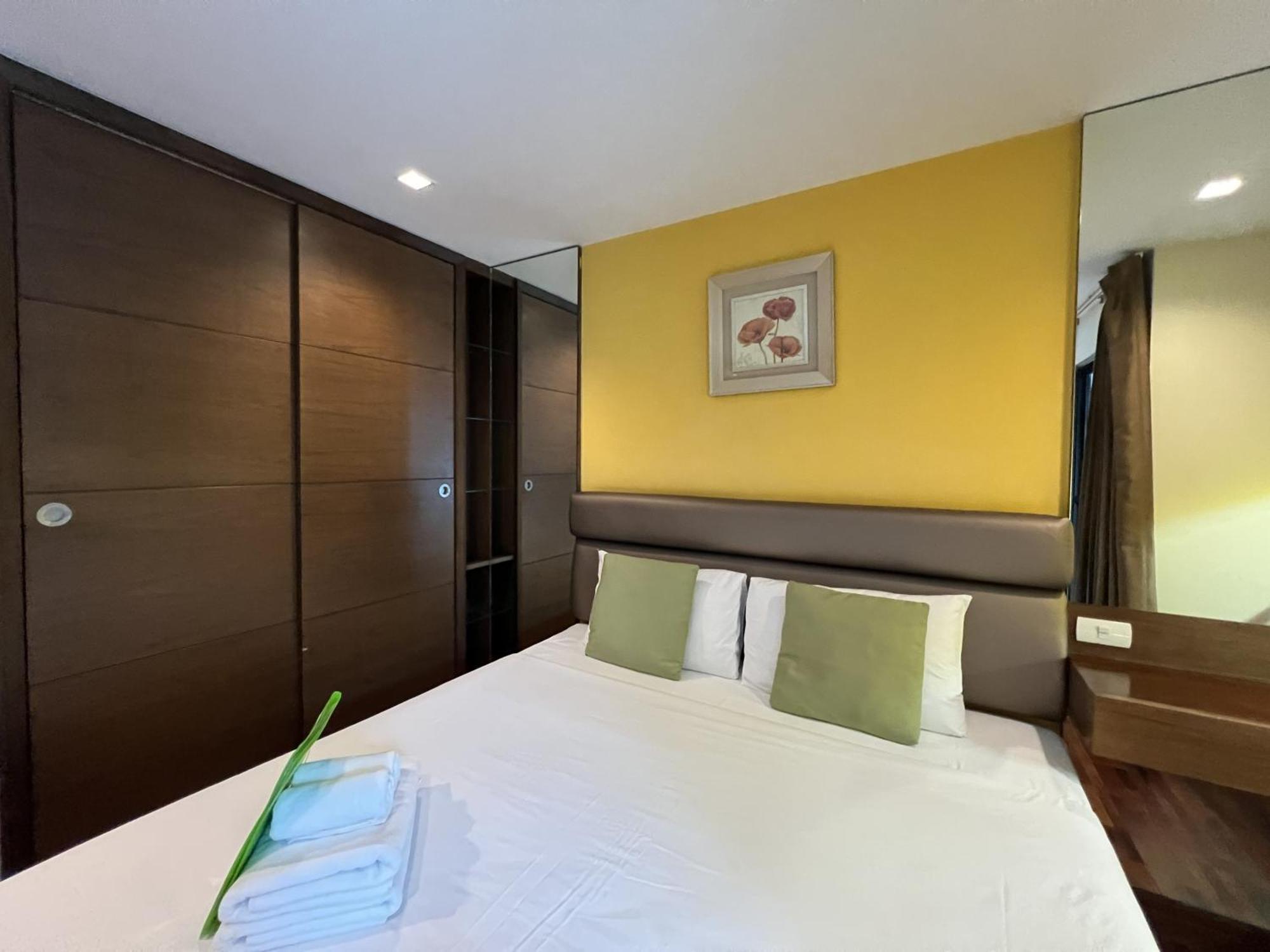 Silom Forest Exclusive Residence Bangkok Exterior photo