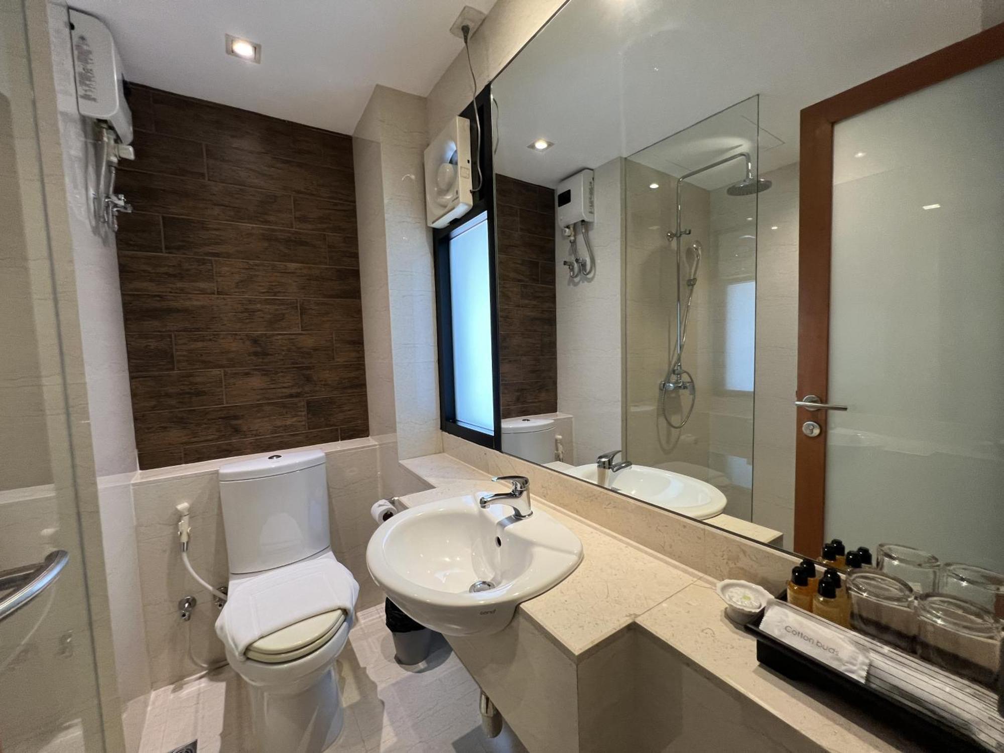 Silom Forest Exclusive Residence Bangkok Exterior photo