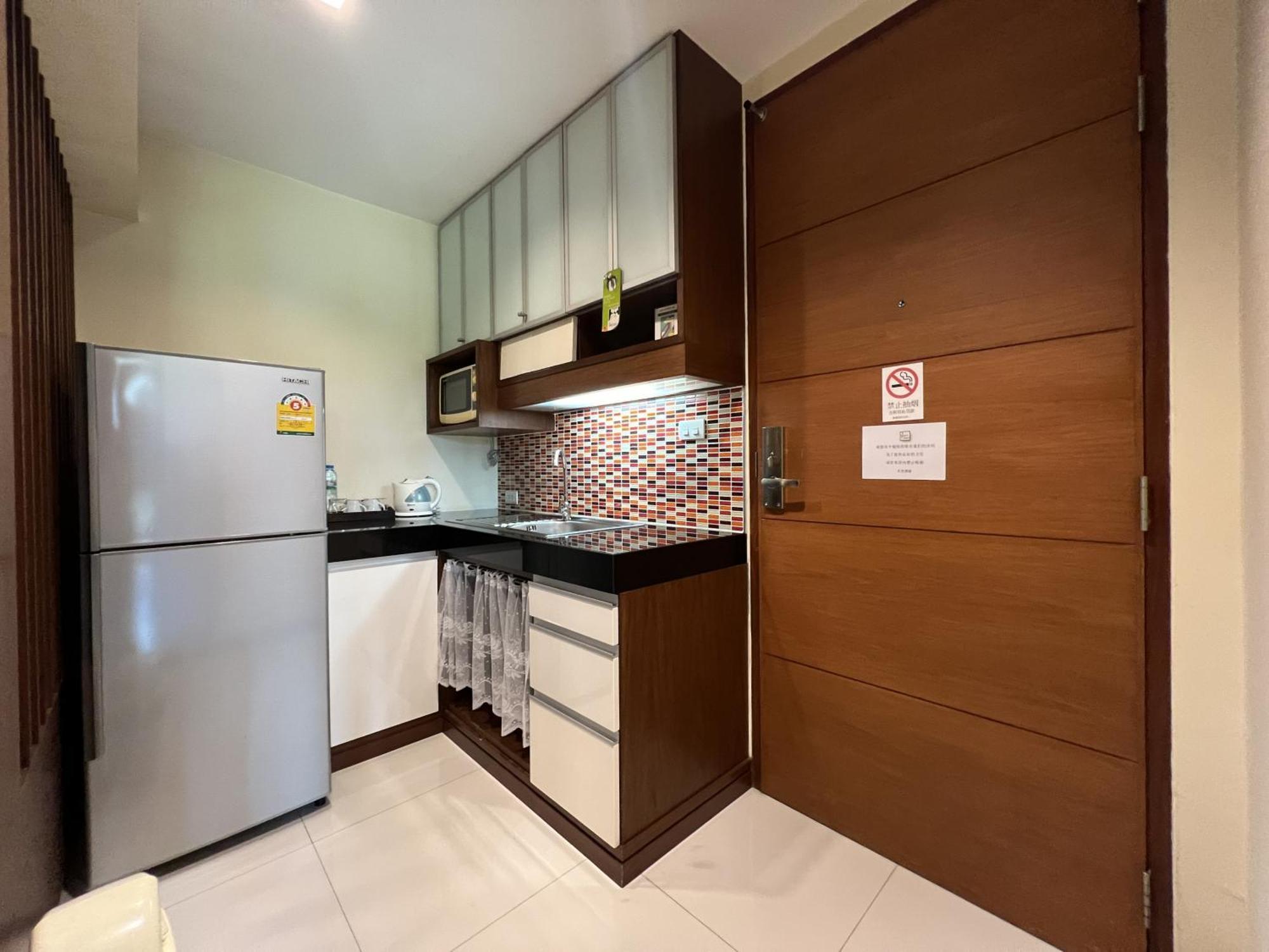 Silom Forest Exclusive Residence Bangkok Exterior photo