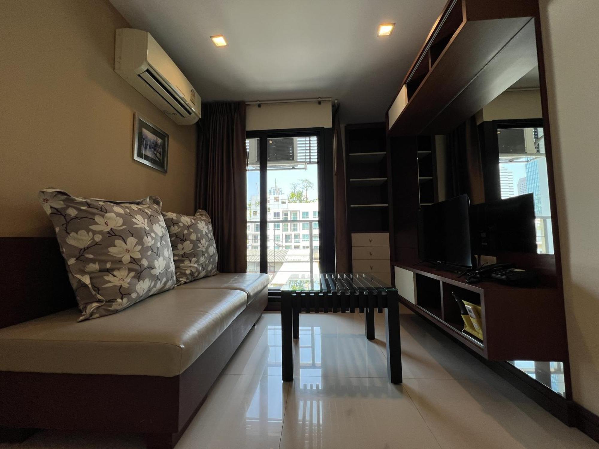 Silom Forest Exclusive Residence Bangkok Exterior photo